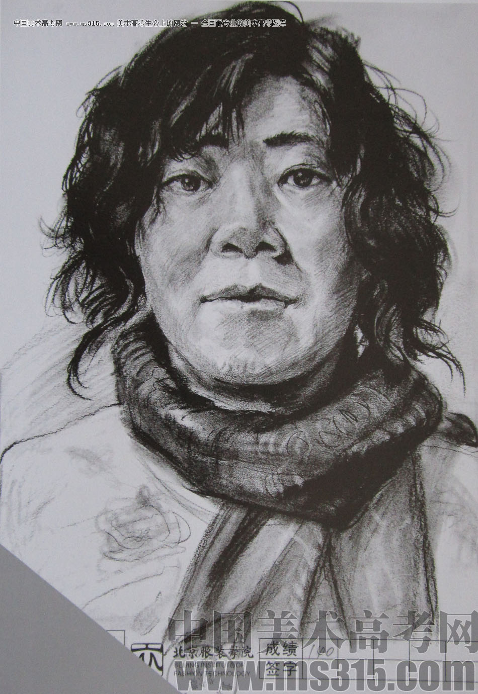 2012年北京服装学院素描人物头像优秀卷26