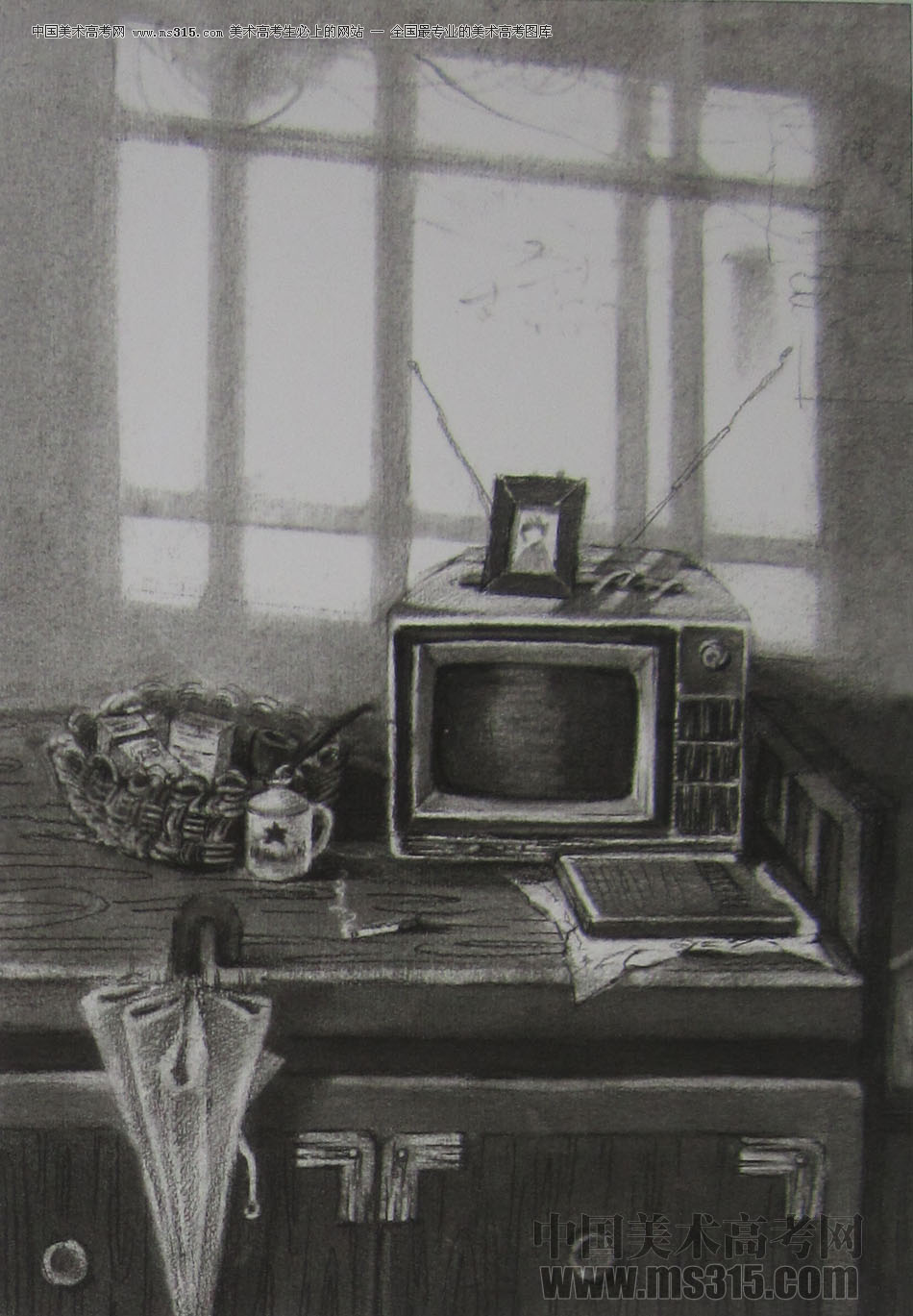 2015年清华大学美术学院设计类素描优秀试卷37